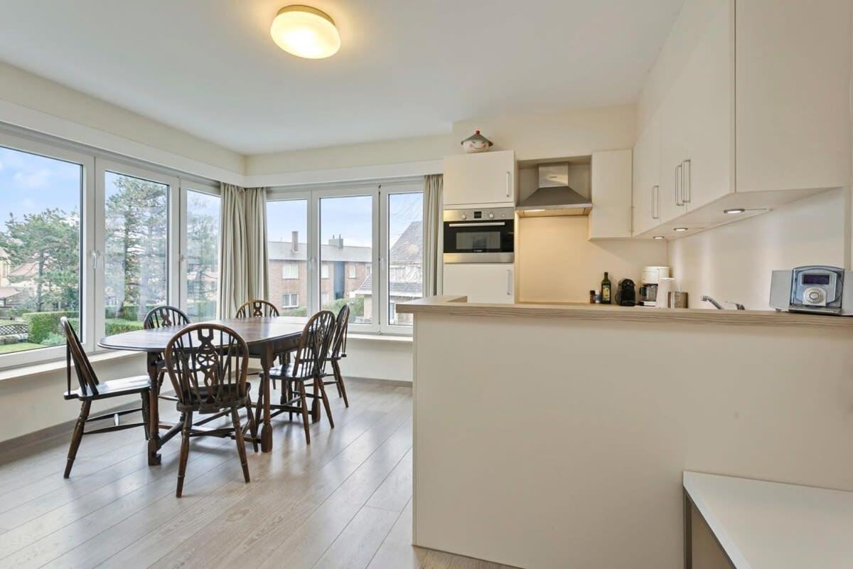 Huswell - Lovely Family Apartment 50 Meters From The Sea De Haan Luaran gambar